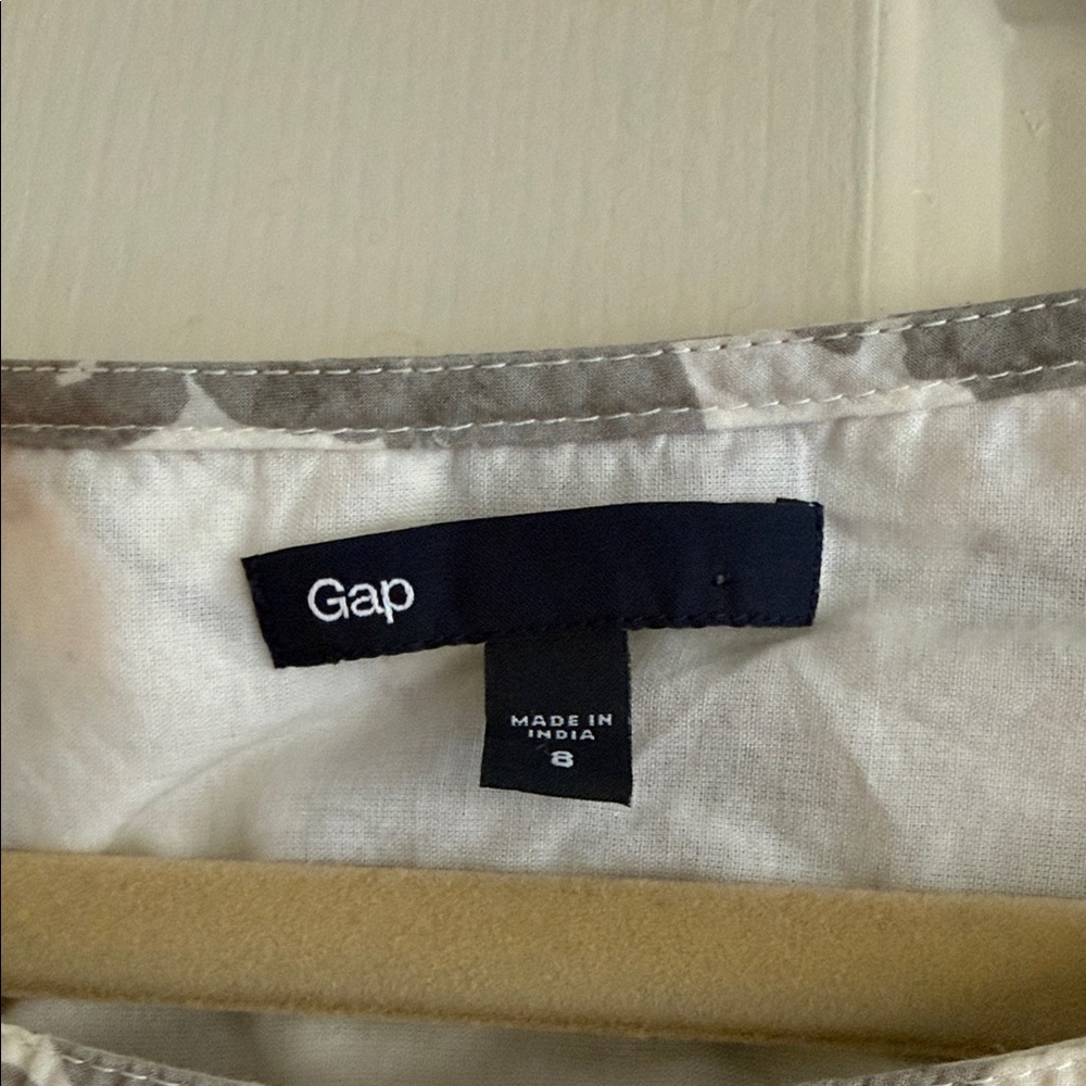 GAP White and Gray Floral Dress with side pockets - Picture 2 of 3
